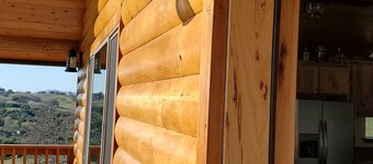 Cabin Home near Yosemite National Park in the Sierra Foothills