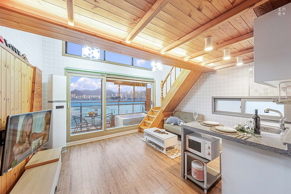 Cabin (Shining star(exterior spa)) | Private kitchen