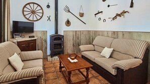 Televisión y chimenea 