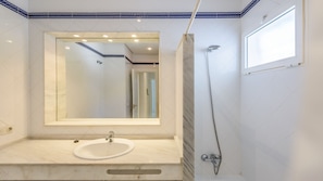 Bathtub, hair dryer