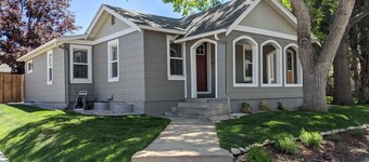 Gorgeous, renovated 1930s bungalow in Englewood!