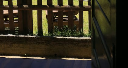 House overlooking the sea a few steps from the beach, with kiosk for events