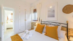 2 bedrooms, iron/ironing board, travel cot, WiFi