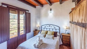 2 bedrooms, iron/ironing board, travel crib, WiFi - Jara de El Gastor by Ruralidays (Cádiz)