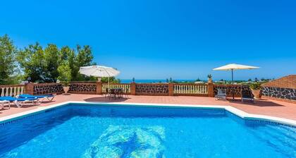 Villa Martín Nerja by Ruralidays