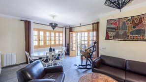 TV, fireplace - El Tomillar Frigiliana by Ruralidays (Málaga)