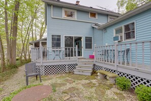 Exterior - Spacious Lakeside Cottage - 2 Miles to Marblehead! (Lakeside Marblehead)