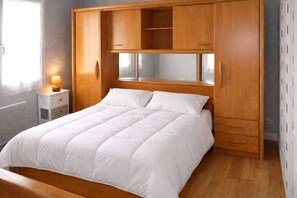 2 slaapkamers, een strijkplank/strijkijzer, gratis wifi