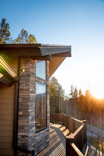 Beautiful Mountain Home.  5 Bedroom, 4 bath