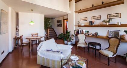 Palazzetto of the fifteenth century, renovated, in the Marche between the Sibillini and the sea