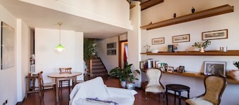 Palazzetto of the fifteenth century, renovated, in the Marche between the Sibillini and the sea