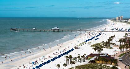 PROMO PRICES - POOL VIEW - CLEARWATER BEACH - FREE WI-FI/PARKING