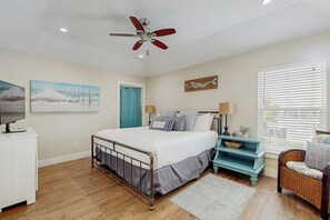 3 bedrooms, internet, bed sheets