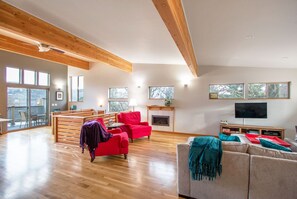 House, 3 Bedrooms | Living room
