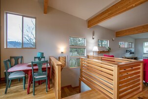 House, 3 Bedrooms | Private kitchen | Fridge, oven, coffee/tea maker, toaster