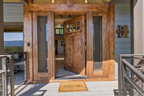 Luxury Mountain Chalet with Elevator & Hot Tub, Dog Friendly