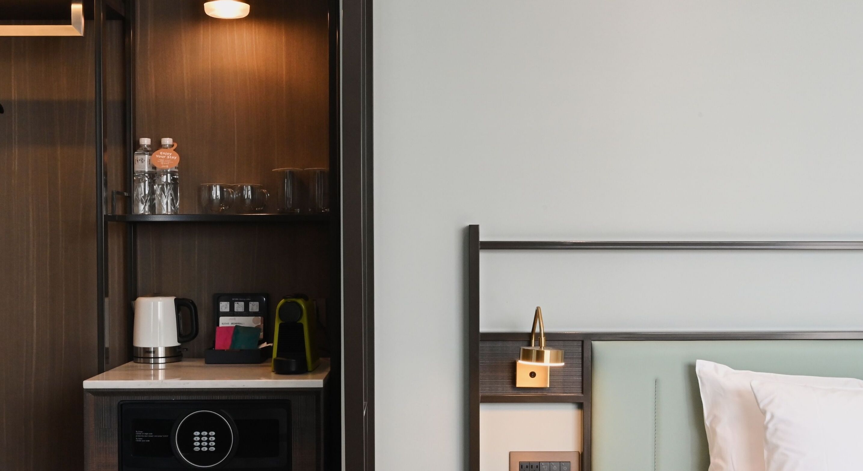 double room, 1 queen bed, non smoking, bathtub | 1 bedroom, premium bedding, down duvets, pillow-top beds