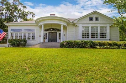 Historic Treasure Near Downtown/Oaklawn Racing Casino Resort/Hiking Trails