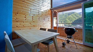 Quarto (Jet Spa Room) | Opções para refeição no quarto