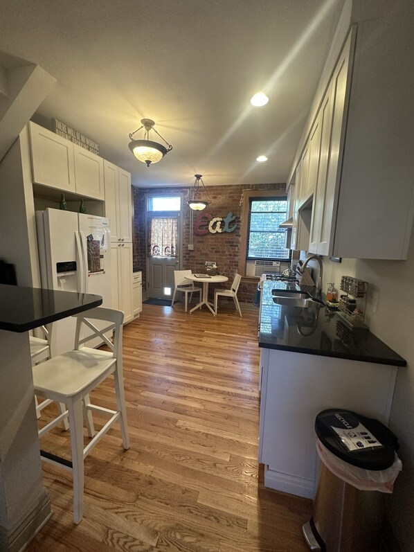 Fridge, microwave, oven, stovetop - Hip S. Broadway 2 BR Historic Denver, Private yard (Denver)