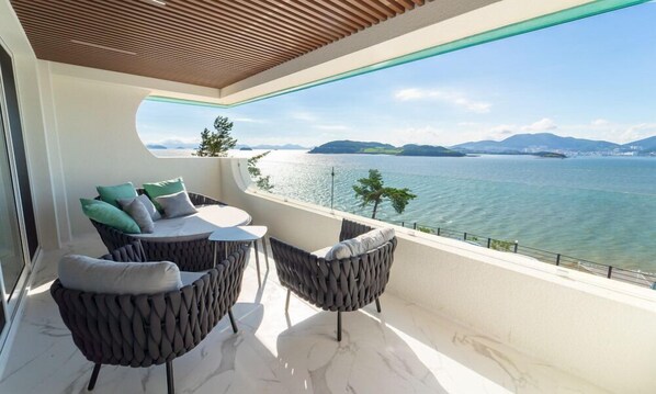 PHIPHI POOLVILLA | Terrace/patio