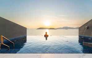 ROTA | 私人游泳池