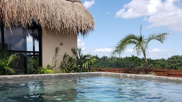 2 outdoor pools