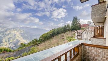 Quadruple Room with Mountain View | Balcony view