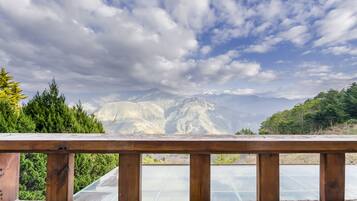 Quadruple Room with Mountain View | Balcony view