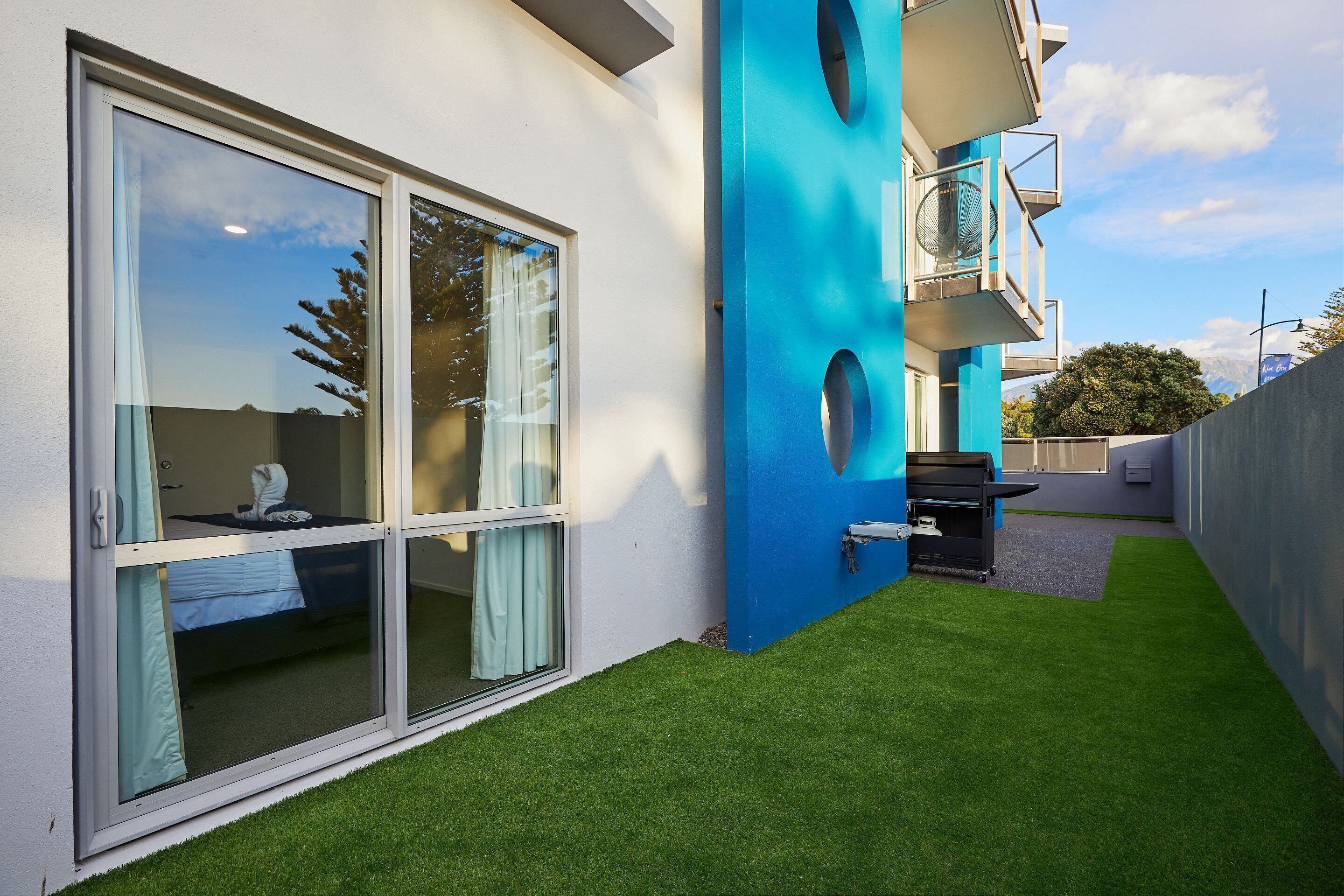 Luxury Courtyard Apartment