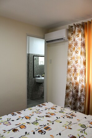 3 bedrooms, WiFi, bed sheets, wheelchair access - Townhome with 24Hr Security in Panglao Island (Dauis)