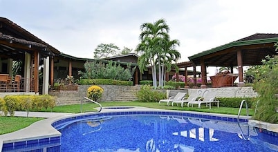 Las Mañanitas - Wonderful Oceanfront Villa and Beachfront Property! 