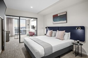 Premium bedding, in-room safe, individually decorated - Quest Preston (Preston)