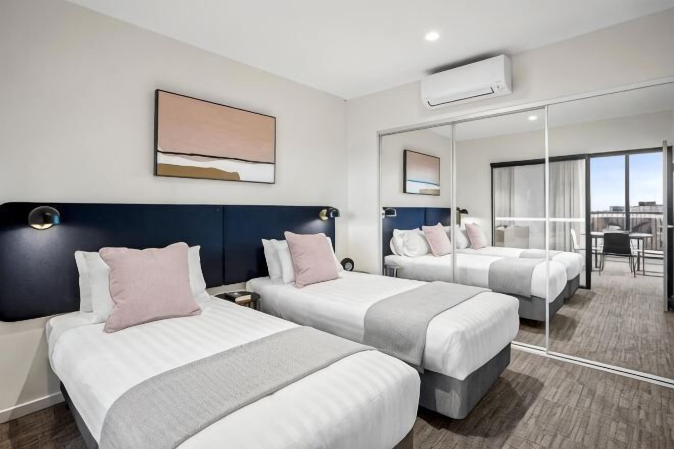 Premium bedding, in-room safe, individually decorated
