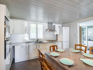 Réfrigérateur, micro-ondes, four, lave-vaisselle