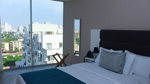 Deluxe Room | In-room safe, desk, blackout drapes, iron/ironing board (on request) - Hotel OR Suites (Barranquilla)