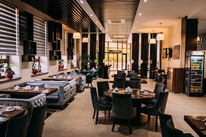 梅加波利斯酒店（实姆肯特）