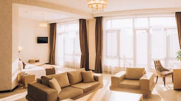 Phòng Suite | 1 phòng ngủ, bộ đồ giường cao cấp, minibar, két bảo mật tại phòng