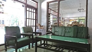 Unclassified image, 3 of 35, button - OYO 2511 Karimun Indah Guest House (Karimun Jawa)