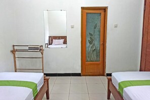 Bathroom - OYO 2511 Karimun Indah Guest House (Karimun Jawa)
