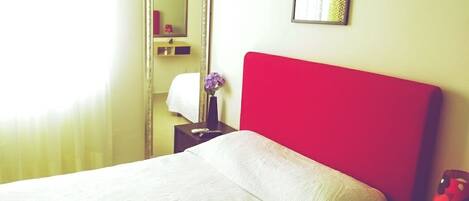 3 chambres, fer et planche à repasser, Wi-Fi, draps fournis