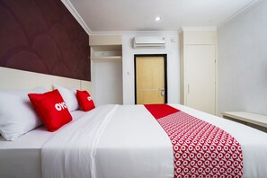 Desk, free WiFi, bed sheets