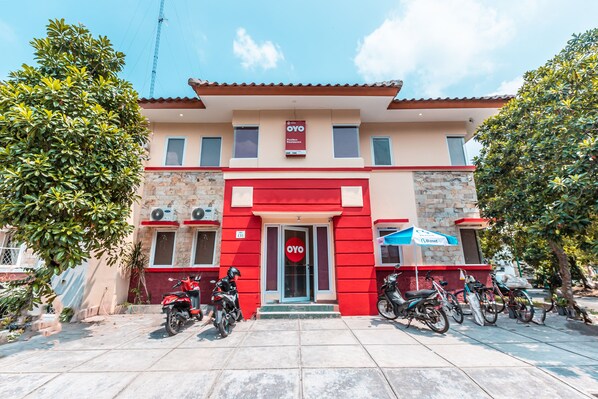 Exterior - OYO 1554 Pavilio Residence (Cikarang)