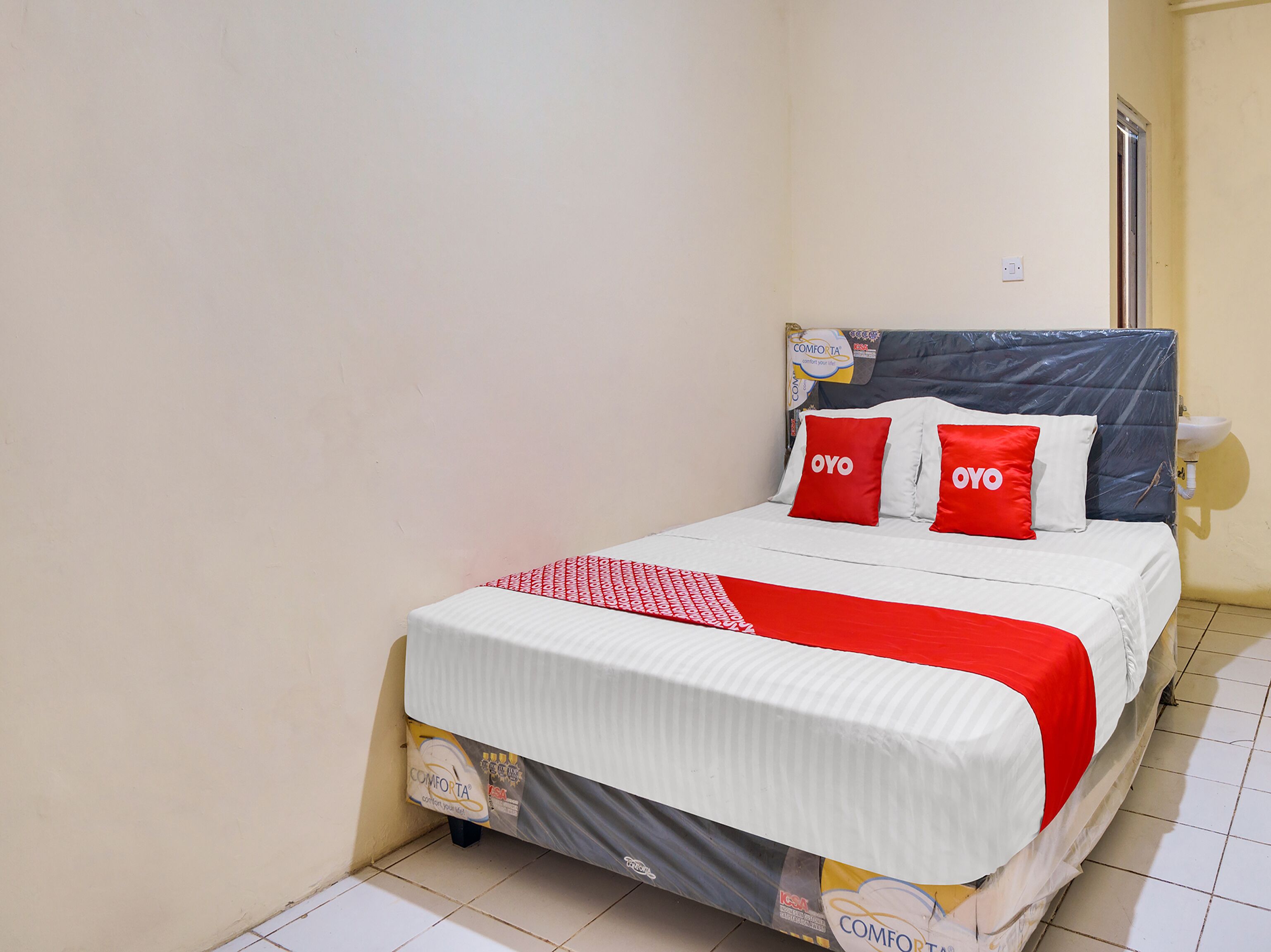 Standard Double Room | Free WiFi, bed sheets