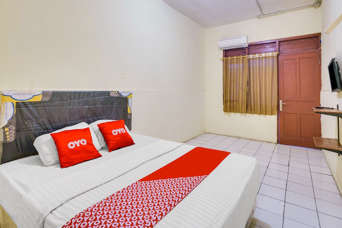 Standard Double Room | Free WiFi, bed sheets
