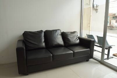 Super OYO 2183 Cibeureum Residence