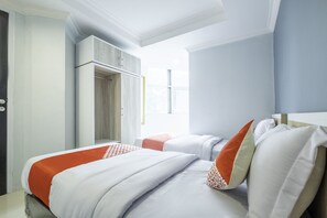 Habitación estándar con 2 camas individuales | Escritorio, wifi gratis y ropa de cama