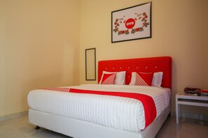 Standard Double Room | Free WiFi, bed sheets - OYO 2202 Delima Guest House Syariah (Padang)