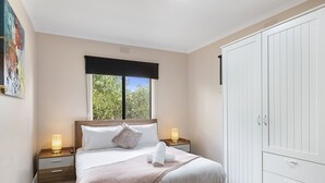 Rumah, 4 kamar tidur | 4 kamar tidur, meja kerja, dan ruang kerja ramah laptop