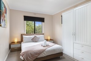 4 habitaciones, decoración personalizada y muebles diferentes